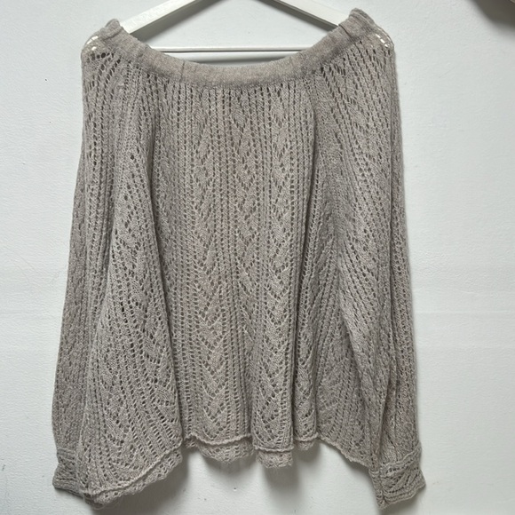 Free people open crochet Off-Shoulder wool alpaca blend Sweater Gray size M - Picture 3 of 6